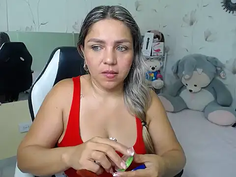 cum bigass online show from November 18, 2025, 12:20 pm