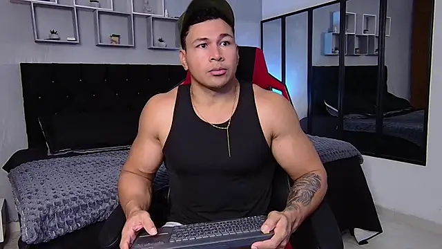 tyler hank01 online show from September 19, 2025, 10:10 pm