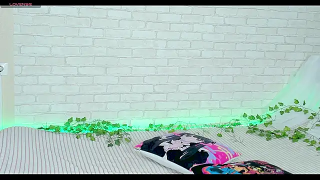 LinaKenny online show from February 5, 2026, 1:16 pm