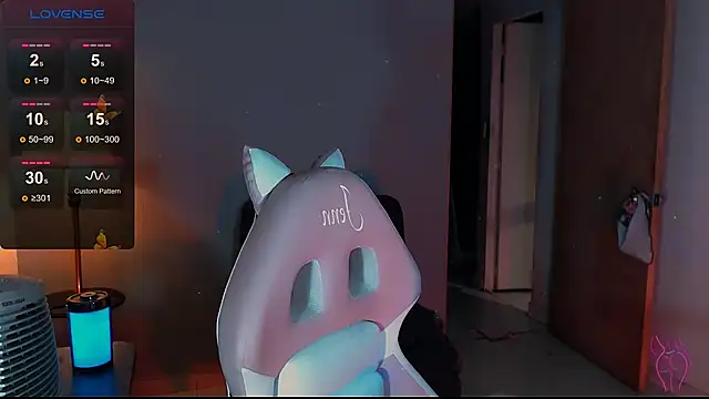 Snapshot of Saucy_Jenn chatting on December 13, 2024, 3:38 am Saucy Jenn online show from December 13, 2024, 3:38 am