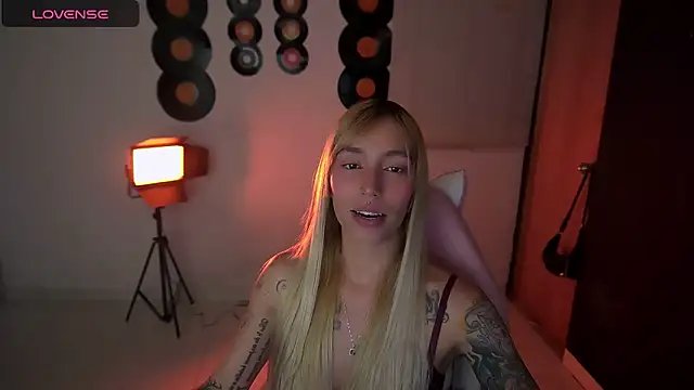 Saucy Jenn online show from April 12, 2026, 3:44 am