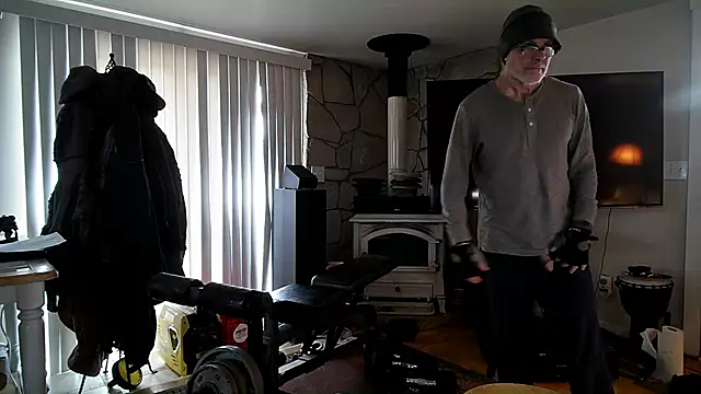 Snapshot of MoonDancer chatting on February 7, 2025, 6:24 pm MoonDancer online show from February 7, 2025, 6:24 pm