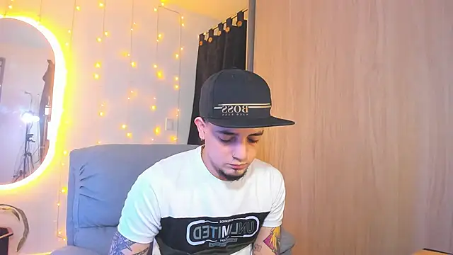 alejandro calderon1 online show from December 20, 2024, 7:12 am