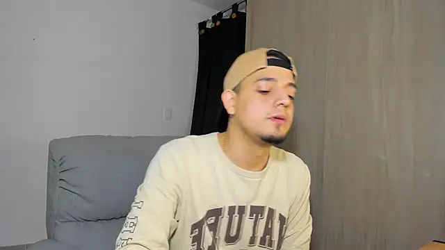 alejandro calderon1 online show from March 13, 2025, 5:11 am