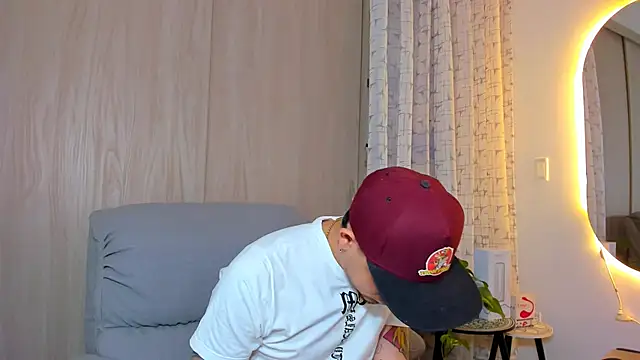 alejandro calderon1 online show from September 13, 2025, 3:28 am