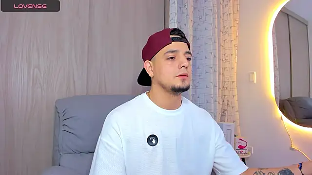 alejandro calderon1 online show from October 2, 2025, 4:41 am