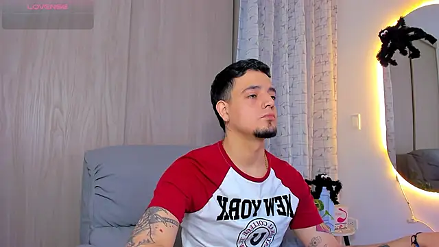 alejandro calderon1 online show from October 14, 2025, 1:50 am