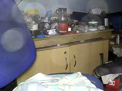 Snapshot of SkaterHun chatting on September 10, 2025, 8:36 am SkaterHun online show from September 10, 2025, 8:36 am