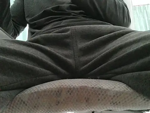 Snapshot of shezai1075461868 chatting on February 27, 2026, 8:36 am shezai1075461868 online show from February 27, 2026, 8:36 am