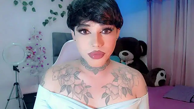 Snapshot of little_star_porn chatting on December 15, 2024, 8:25 pm little star porn online show from December 15, 2024, 8:25 pm