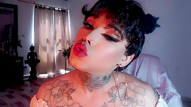 Snapshot of little_star_porn chatting on February 22, 2025, 6:30 pm little star porn online show from February 22, 2025, 6:30 pm