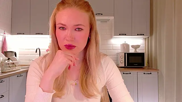 Veronika Mitchel online show from April 22, 2026, 6:09 pm