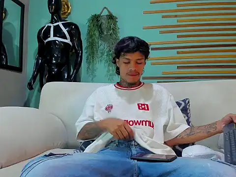 matew rodriguez8 online show from February 28, 2026, 5:52 am