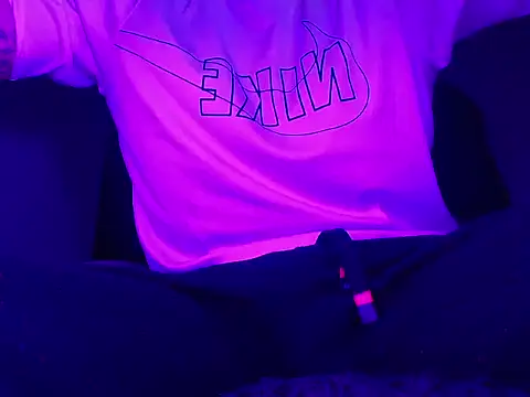 Snapshot of xxxtreme_master7 chatting on February 14, 2026, 12:51 am xxxtreme master7 online show from February 14, 2026, 12:51 am