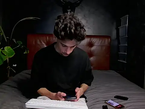 DanielCrush1 online show from October 28, 2025, 11:03 am