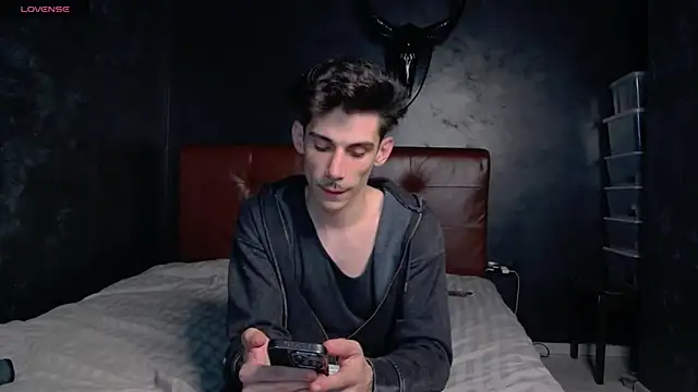 DanielCrush1 online show from April 30, 2026, 7:42 pm