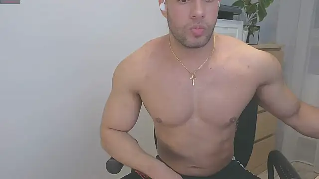 Snapshot of izaak_lover chatting on February 13, 2025, 6:05 pm izaak lover online show from February 13, 2025, 6:05 pm