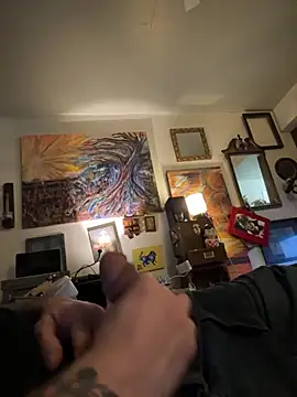 htk1975 online show from April 4, 2026, 5:32 pm