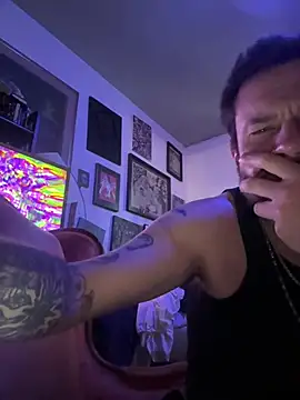 htk1975 online show from April 29, 2026, 3:38 pm