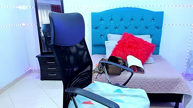 vaalery sweet online show from February 4, 2025, 10:24 pm