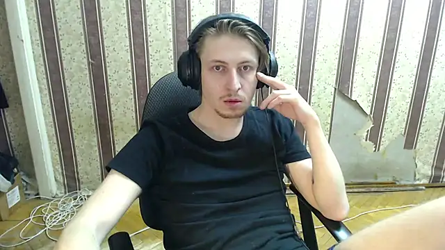 darienlarge online show from October 10, 2025, 4:28 pm