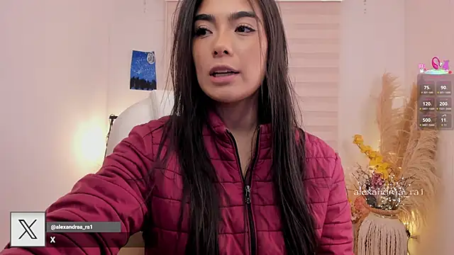 Snapshot of Alexandra_ra chatting on December 15, 2025, 11:31 pm Alexandra ra online show from December 15, 2025, 11:31 pm