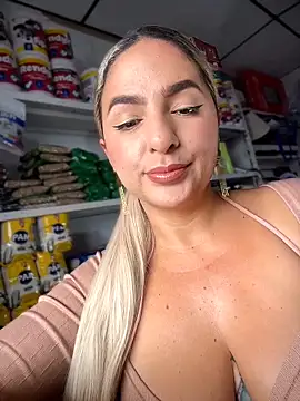 sammyqueenx21 online show from February 13, 2026, 4:03 pm