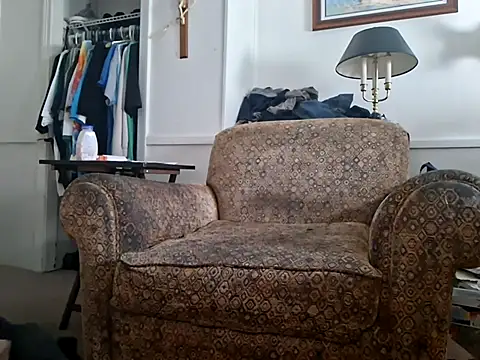 curiouscock38 online show from November 1, 2025, 5:37 pm