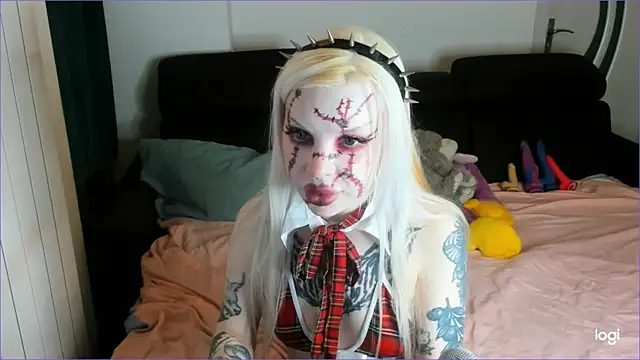 Snapshot of HelenGoat chatting on November 1, 2025, 2:35 am HelenGoat online show from November 1, 2025, 2:35 am