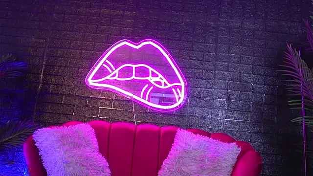 ScarlettQuate online show from December 4, 2024, 5:55 pm