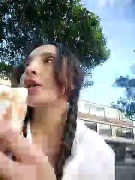 Snapshot of _Laary chatting on December 10, 2024, 10:05 pm  Laary online show from December 10, 2024, 10:05 pm