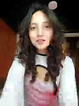 Snapshot of _Laary chatting on January 13, 2025, 8:04 pm  Laary online show from January 13, 2025, 8:04 pm