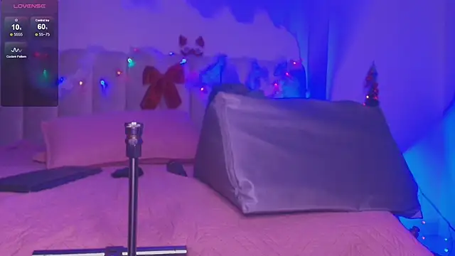 britanyy  online show from December 4, 2025, 3:16 am