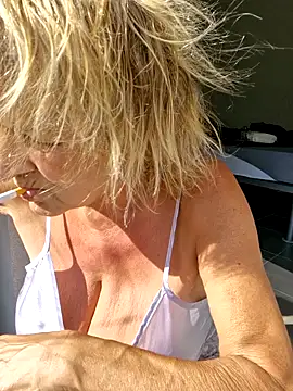 Snapshot of phryna@xh chatting on July 18, 2026, 4:11 pm phrynaxh online show from July 18, 2026, 4:11 pm