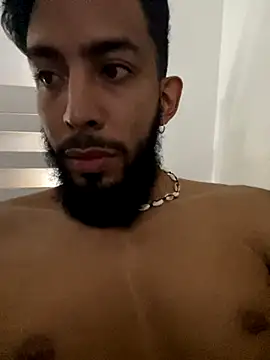 Alessandro  Rossi online show from November 10, 2025, 6:29 pm