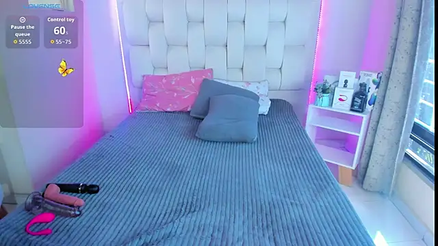 shanakendall online show from October 1, 2025, 2:12 pm