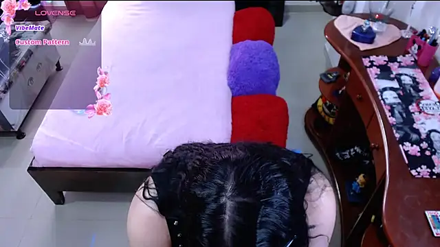 lufek23 online show from February 27, 2025, 4:53 pm