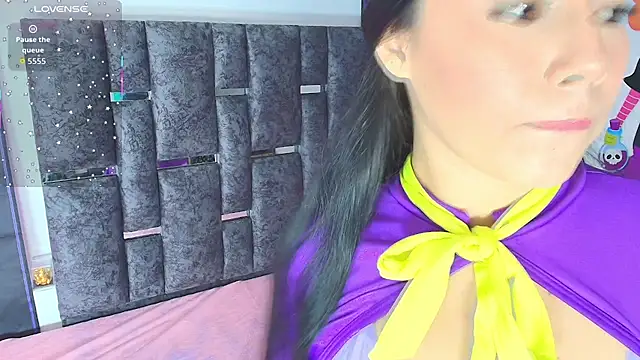 Natasharuso online show from October 29, 2025, 10:39 am