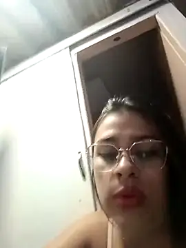 Snapshot of Latina_sexy1 chatting on March 17, 2026, 12:37 am Latina sexy1 online show from March 17, 2026, 12:37 am