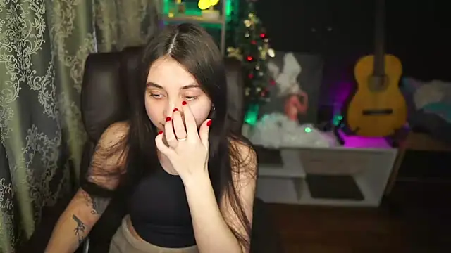 delicatedBailey online show from February 9, 2025, 5:29 am