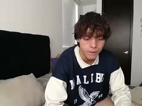 Santiago kiler online show from February 3, 2025, 5:03 pm