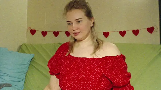 Snapshot of mmmPinUpGirl chatting on April 25, 2026, 11:13 pm mmmPinUpGirl online show from April 25, 2026, 11:13 pm