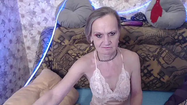 MissBekker online show from April 14, 2026, 8:04 pm