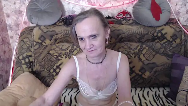 MissBekker online show from May 17, 2026, 6:04 pm