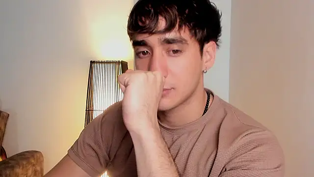 AlexRivera6 online show from December 4, 2025, 11:46 pm