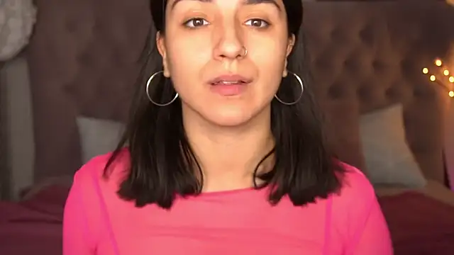 Daphne Moss online show from January 5, 2025, 9:14 pm