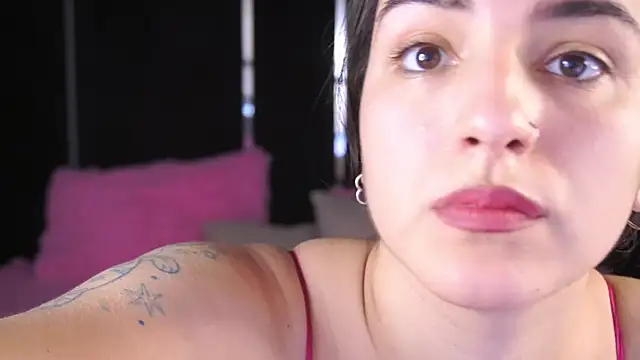 Daphne Moss online show from March 12, 2025, 1:51 pm