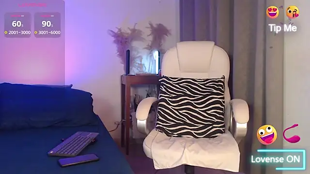 Naia Ross 1 online show from November 8, 2025, 8:40 pm