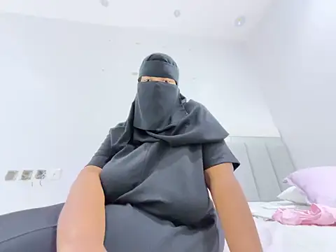 Snapshot of Submissive_Arab chatting on February 12, 2025, 11:09 pm Submissive Arab online show from February 12, 2025, 11:09 pm