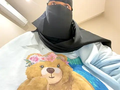 Submissive Arab online show from November 30, 2025, 9:30 pm